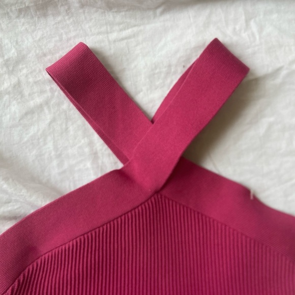 Aritzia Babaton CRISS CROSS CROPPED TANK Granita Pink Size Small - Picture 10 of 10
